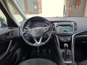 Predám Opel Zafira 1,4 benzín 2/2017 7-miestne - 7