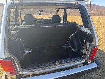 Lada Niva 1.7i 4x4 - 7