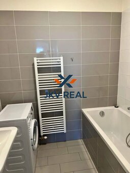 JKV Real ponúka na prenájom moderne zariadený 3 izbový byt s - 7