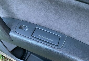Audi Q7 4L Tapacíre / obloženie dverí - 7