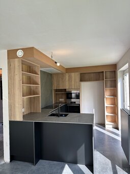 Dvaja skúsení montéri kuchýň hľadajú prácu. Montáž nábytku - 7