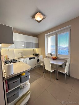 Veľkometrážny 3 izbový byt v centre mesta Nitra - 7