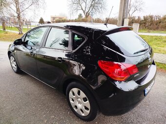 Predám Opel Astra J - 7