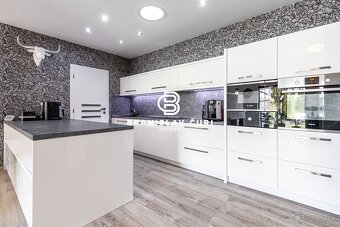 6 IZBOVÝ BUNGALOV S BAZÉNOM V KRÁSNEJ NA BREHU - 7