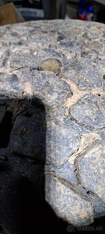 Predám gumy s disky 30x9.5 r15 - 7