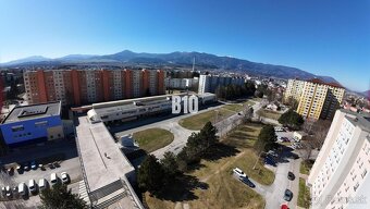 Exkluzívna príležitosť: Dvojposchodová budova s pozemkom v s - 7