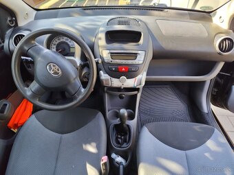 Toyota Aygo Sedan 50kw Manuál - 7