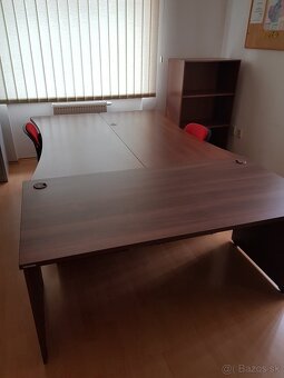 predam kancelarsky nabytok kniznica stoly - 7