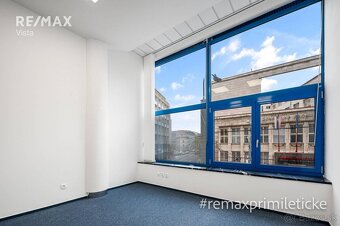 Kancelárske priestory s výhľadom na staré mesto - 7