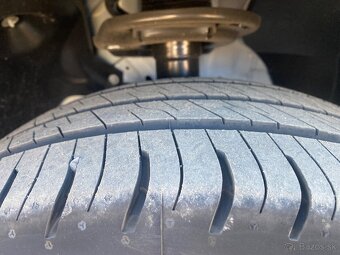 Predám pneu goodyear 235/50R19c letné - 7