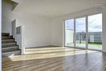 PREDAJ, DOM NA KĽÚČ, Dunajská Streda, 4 izby, pozemok 189 m2 - 7