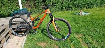 Predám CANYON Spectral CF8 CLLCTV 2024 carbon  vel. M - 7