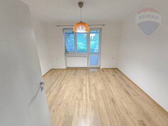 PRIESTRANNÝ 2-izbový byt (68m2) s VEĽKOU ZÁHRADOU (199m2), t - 7
