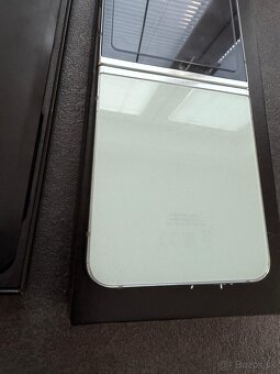 Samsung ZFlip 5 256Gb Mint - 7