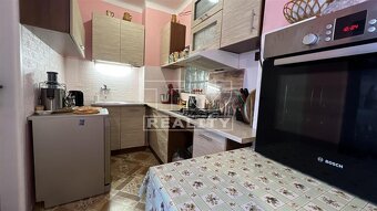 Priestranný a zdravý 6 izbový poschodový dom, pozemok 9á... - 7