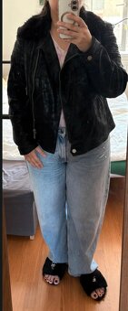 Koženka Guess L čierna - 7