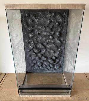 Terárium 47x30x75 a 47x40x75 s 3D stenou - 7