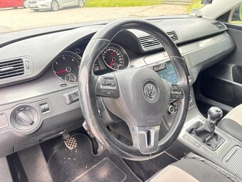 VOLKSWAGEN PASSAT 2,0TDI - 7