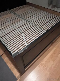 Drevená IKeA manželská posteľ - 7