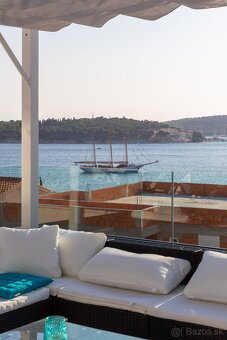 Chorvátsko, ROGOZNICA - Luxusná vila s nekonečným bazénom pr - 7