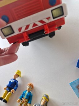 Auto Požiarnik Sam  +  figúrky - 7