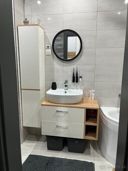 Komplet zariadený zrekonštruovaný 3 izbový byt - 7