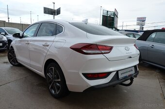 Hyundai i30 Fastback 1,5 TGDi Family 117KW MHeV M6 - 7