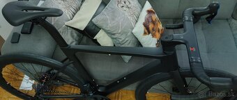 Kompletný karbónový cestný bicykel s elektronickou radením - 7