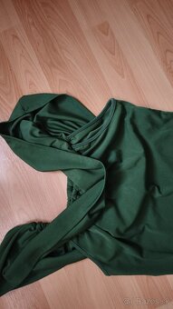 Zelené šaty s volánom - 7