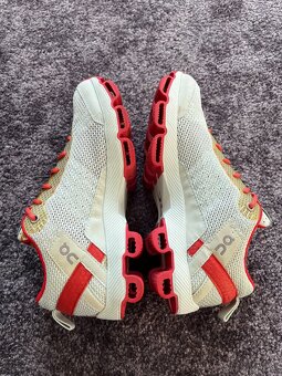 On Running, model Cloudsurfer. Velikost 37,5 - 7