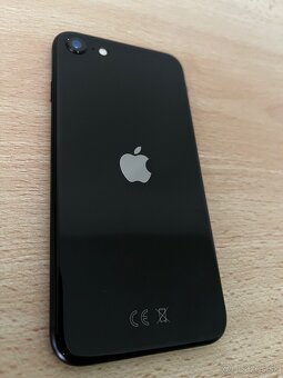 Apple iPhone 13, Apple iPhone SE 2020 - 7