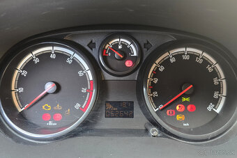 Opel Corsa benzín - 7