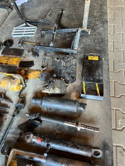 Predam náhradne diely Zetor - 7