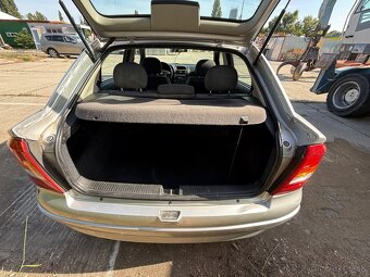 Predám Opel astra G hatchback 1.6 16v 74kw 2003 - 7