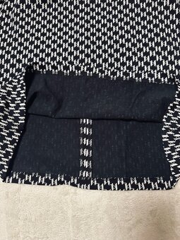 Čiernobiele tričko so stojačikom a monogramom Karl Lagerfeld - 7