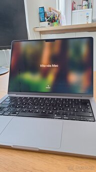 MacBook Pro M2 Pro 14 palcový - 7