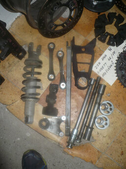 Kawasaki ZZR 1100 r.95-díly - 7