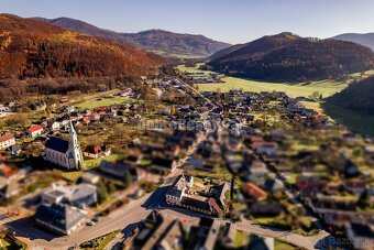 PREDAJ: Historický hostinec pod Muránskym Hradom, 1102 m2, M - 7