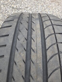 Pneu 245 40 R19 GoodYear Eagle F1 - 7