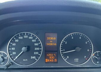 Mercedes-Benz Třídy A A 160 1.5i AVANTGARDE AUTOMAT benzín - 7