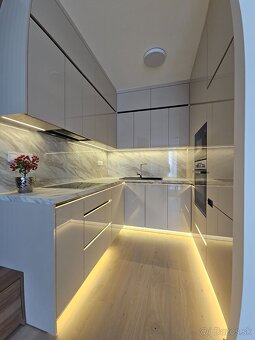 NA PRENÁJOM 2 IZBOVÝ BYT S PARKOVANÍM BRATISLAVA CENTRUM - 7
