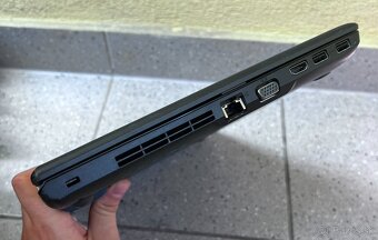 Lenovo E550 / i5 5200U / 4GB RAM / Radeon R7 2GB / 15.6" - 7