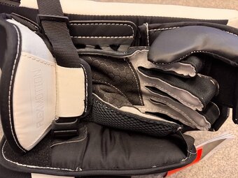 LAPAČKA A VYRÁŽEČKA CCM AXIS F9 - 7