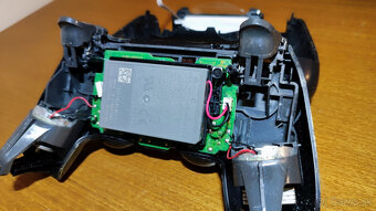 Servis PS4 - Zbavte sa hluku a prehrievania, oprava ovládača - 7