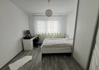 Veľmi pekný zrekonštruovaný 3- izbový byt s lodžiou na  ulic - 7