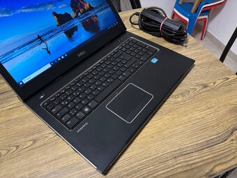 17.3"/Dell/Notebook/i3/8GB RAM DDR3/500GB HDD/Intel HD 2GB - 7