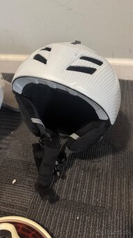 Lyziarske prilby a okuliare - 7