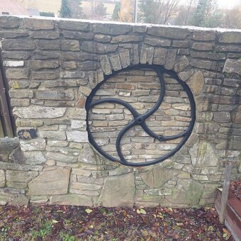 Liatinové kolesá na studňu - 7