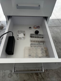 Manikérsky stôl - 7