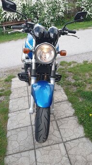 Predám Kawasaki ZR 750/F - 7